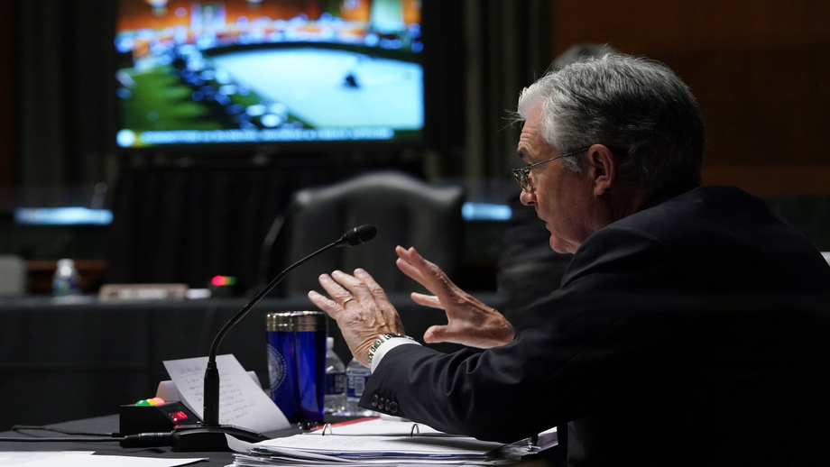 Powell cambia rotta
