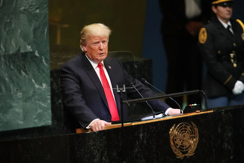 Trump rilancia i dazi: mercati in caduta